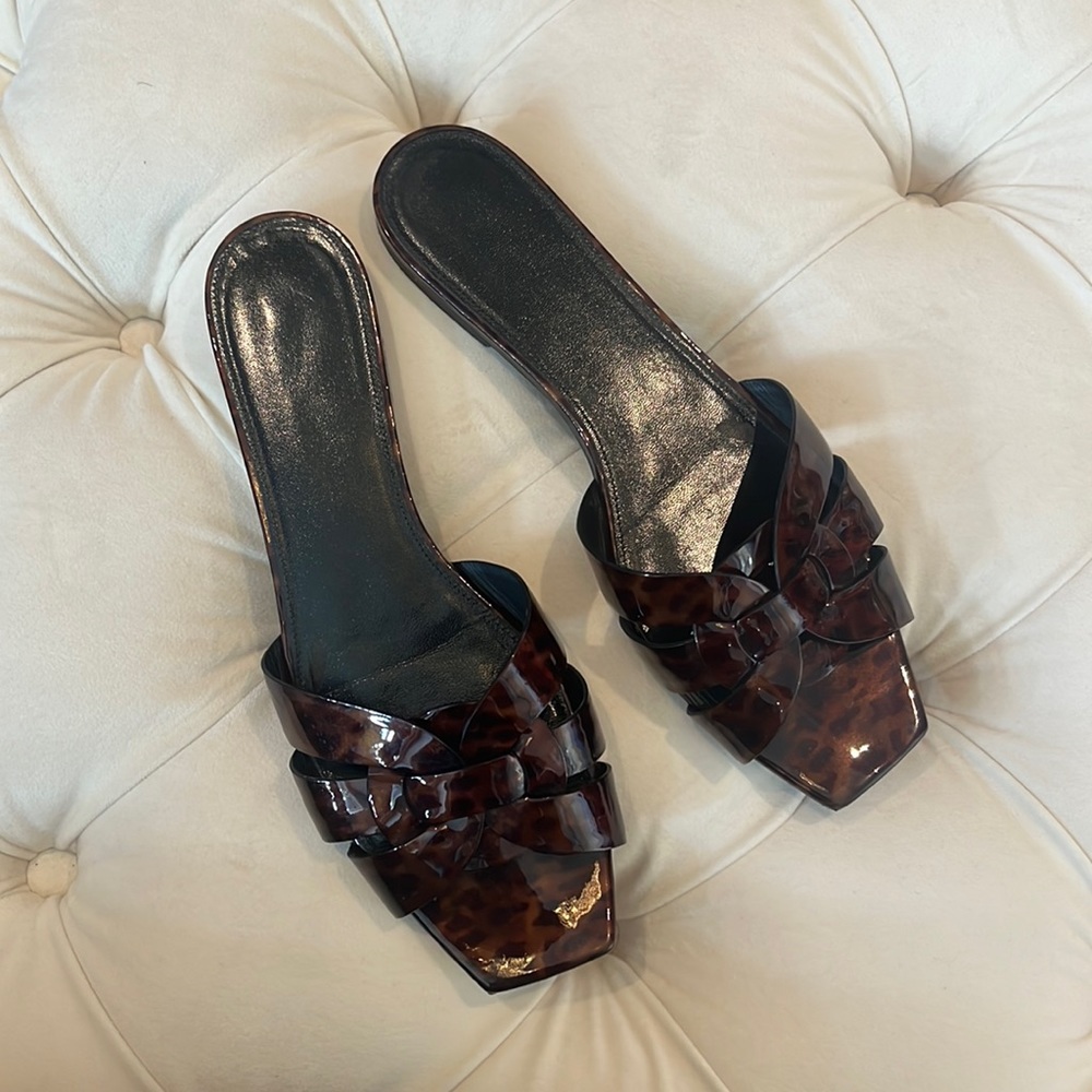 YSL Tribute flat sandal, tortoise shell color